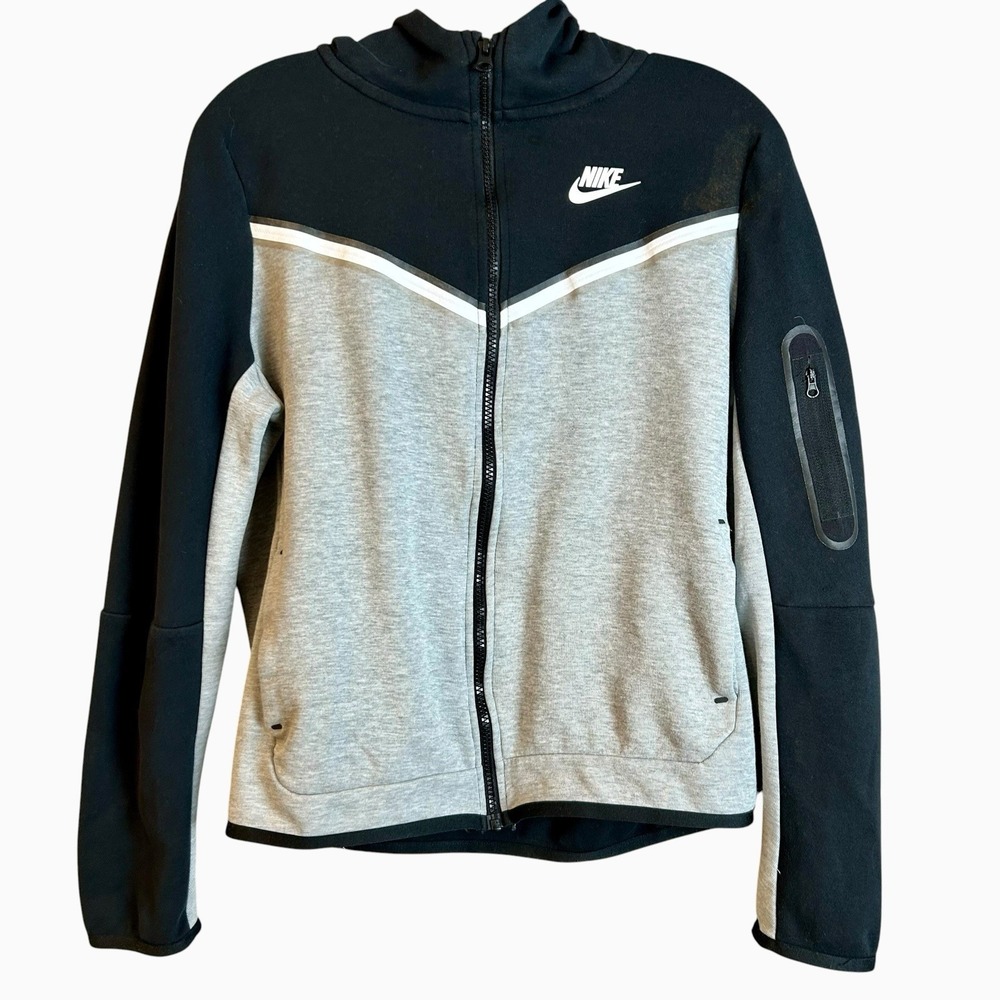 Nike Tech Fleece Sweatshirt Youth XL Black Gray Full Zip Athletic CU9223-013